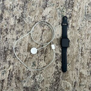 Apple Watch SE 2022 S/M band and charging cord